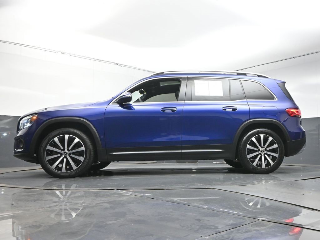 Used 2021 Mercedes-Benz GLB 250 w/ Premium Package image 38