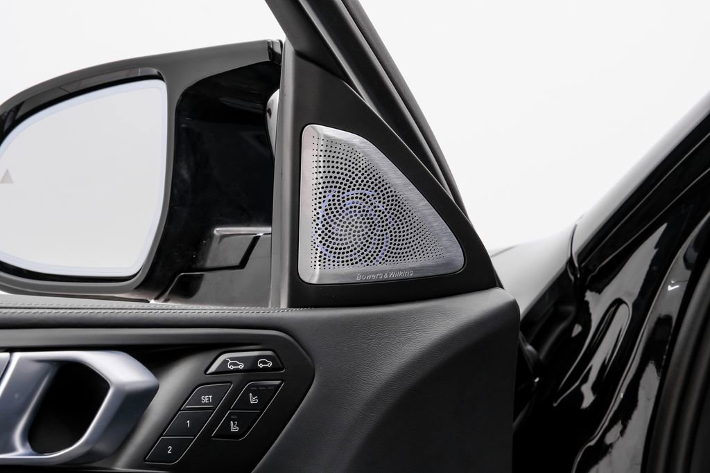 Used 2025 BMW X6 M Competition w/ Executive Package image 43