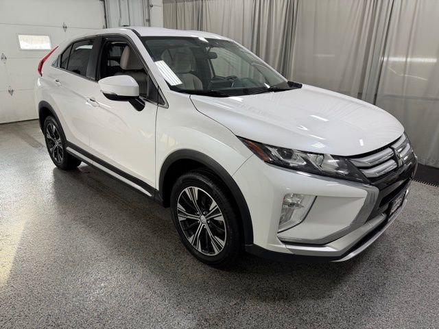 Used 2018 Mitsubishi Eclipse Cross SE image 3