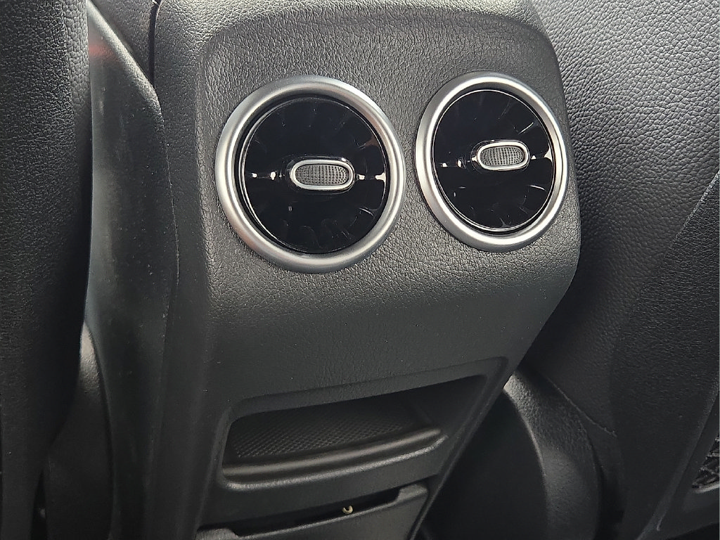 New 2026 Mercedes-Benz GLB 250 image 11