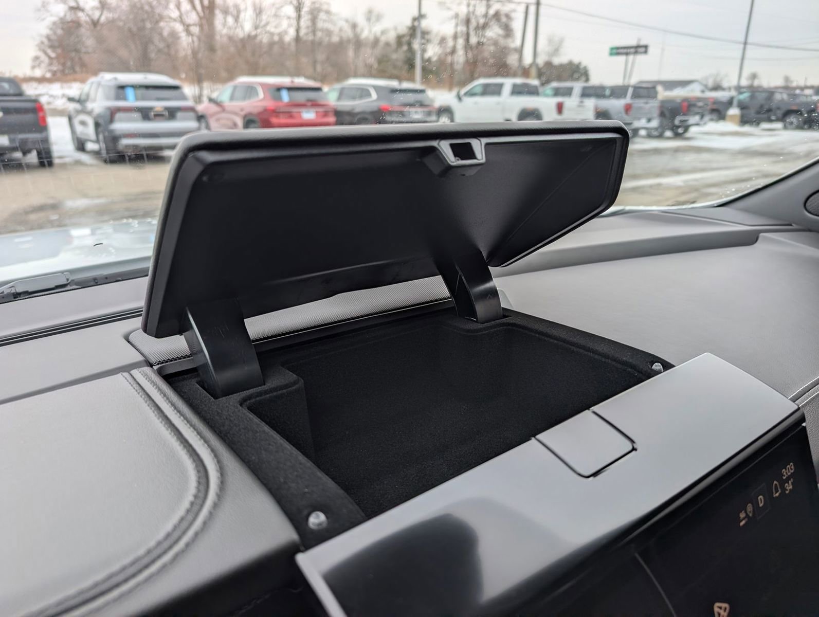 Certified 2025 GMC Yukon AT4 Ultimate w/ LPO, Floor Liner Package image 28