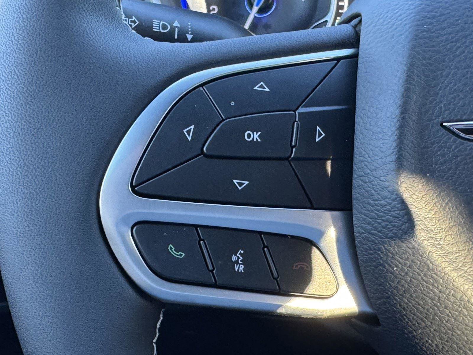 New 2026 Chrysler Pacifica Select FWD image 16