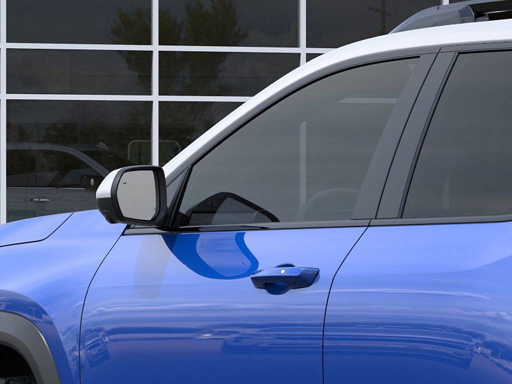 New 2025 Chevrolet Equinox ACTIV w/ Safety and Technology Package image 12