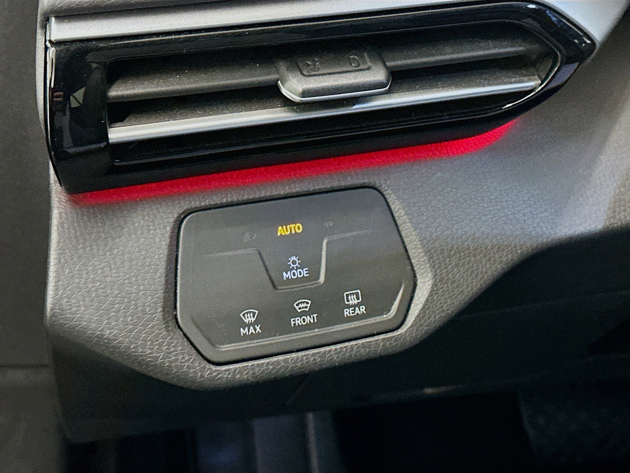 Used 2023 Volkswagen ID.4 Pro image 17