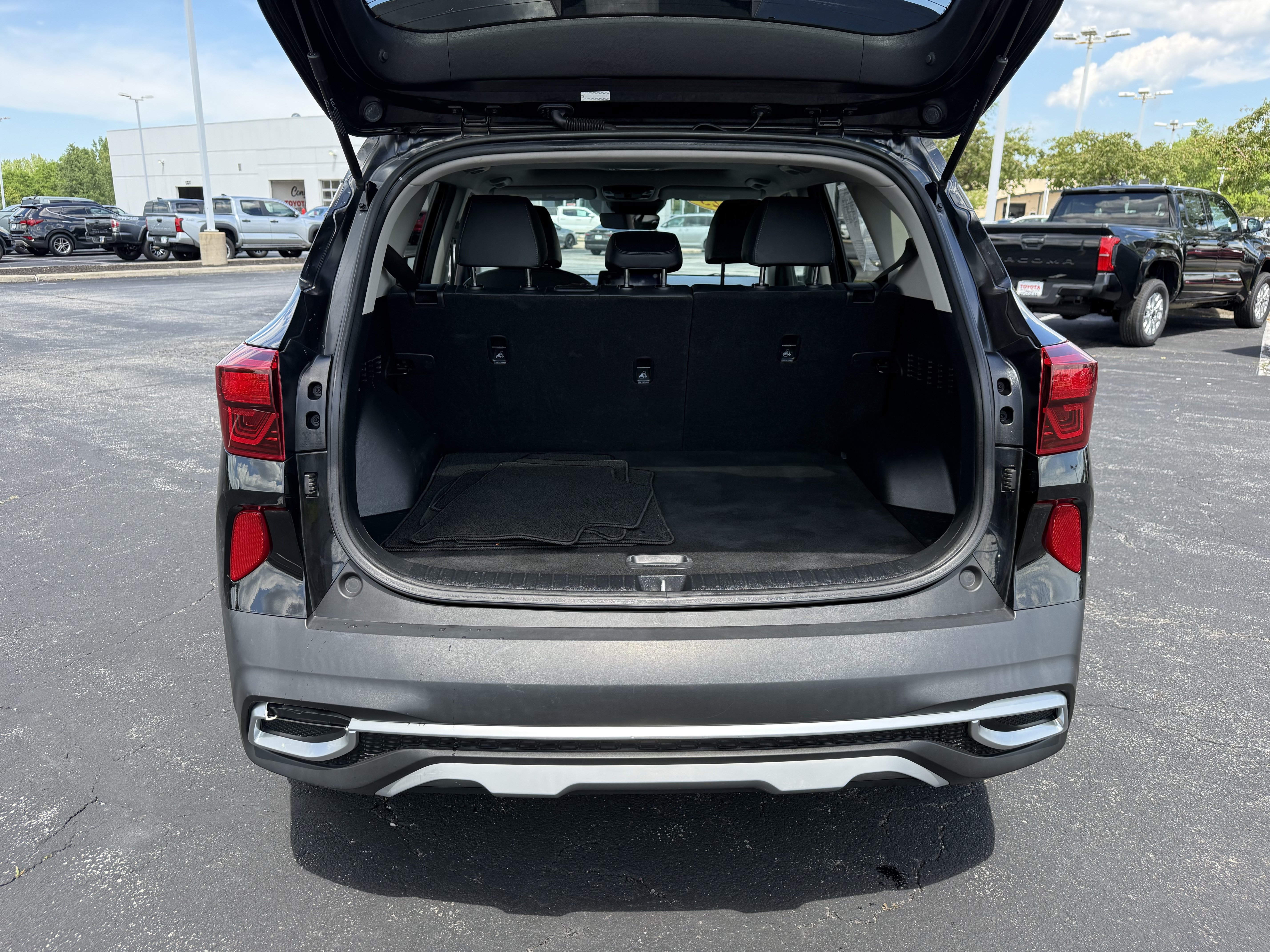 Used 2023 Kia Seltos EX AWD/4WD image 13