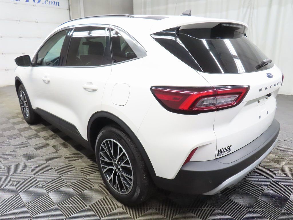 Used 2023 Ford Escape SE image 5