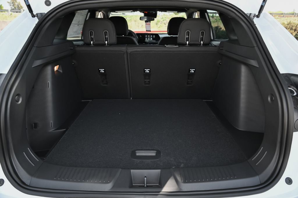 New 2026 Chevrolet Trax RS FWD image 30