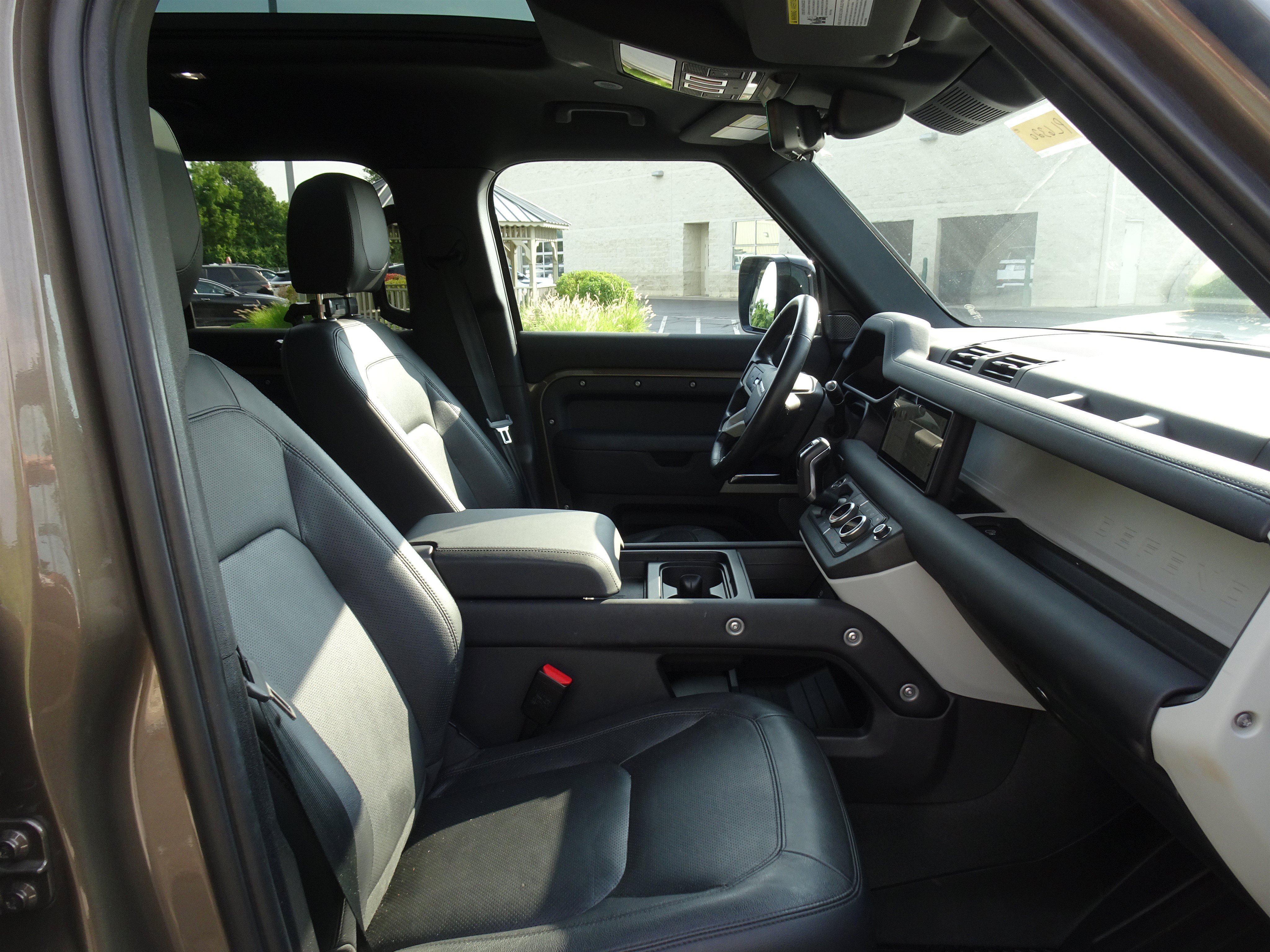 Certified 2024 Land Rover Defender 110 S AWD/4WD image 27