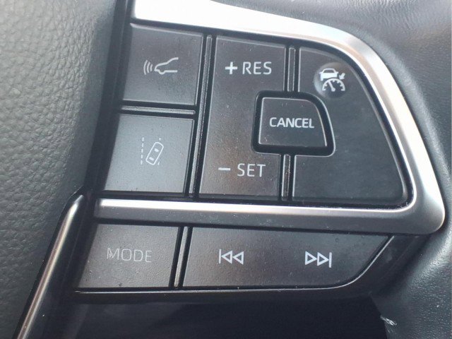 Used 2020 Toyota Highlander XLE image 20