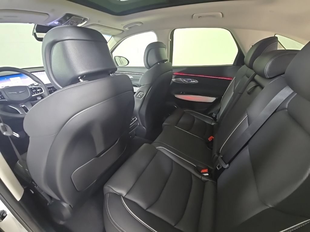 New 2027 Genesis GV70 2.5T Advanced AWD/4WD image 28