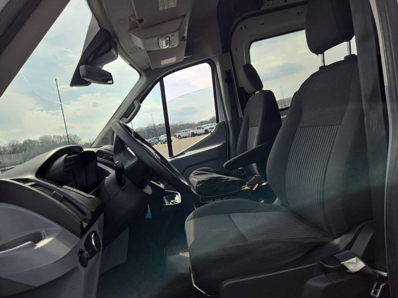 Used 2019 Ford Transit 250 148 Medium Roof RWD image 15