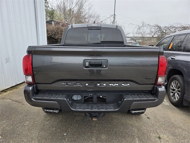 Used 2019 Toyota Tacoma TRD Sport image 6