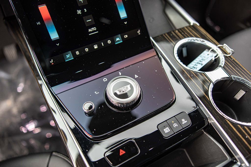 Used 2025 Cadillac Escalade Luxury image 32