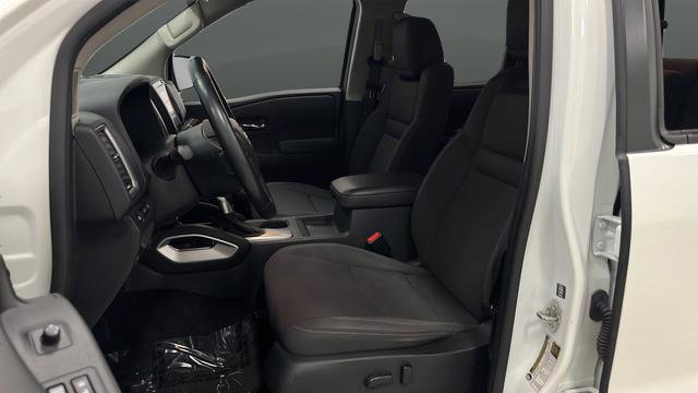 Used 2022 Nissan Frontier SV AWD/4WD image 9