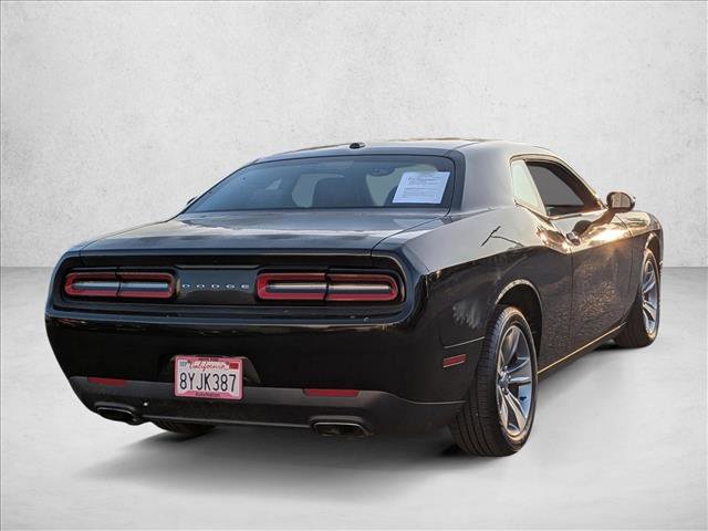 Used 2016 Dodge Challenger SXT image 5