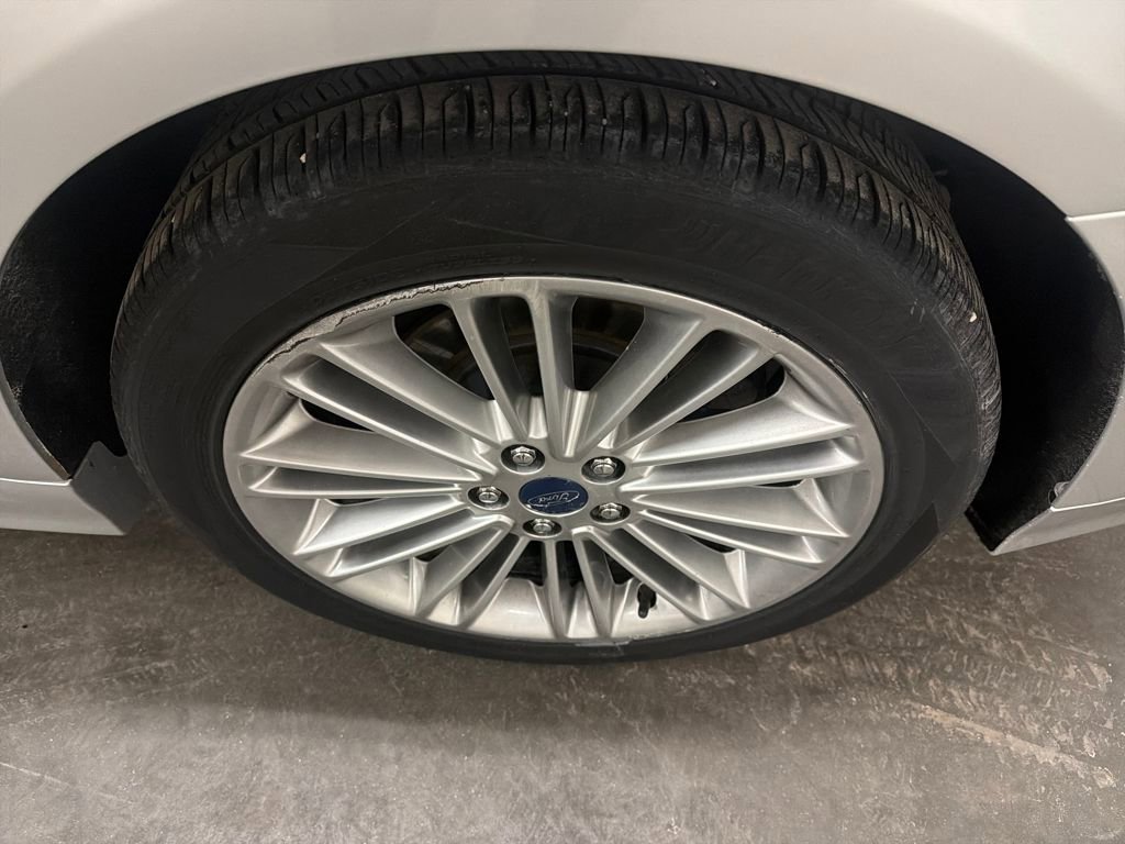 Used 2015 Ford Fusion SE w/ Equipment Group 202A image 27