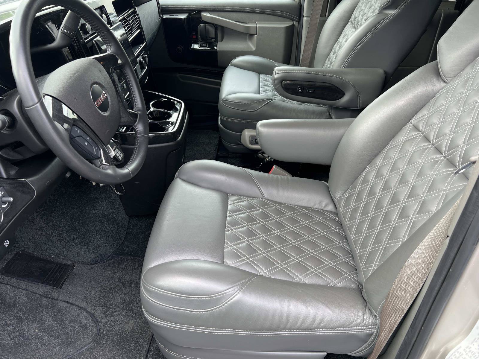 Used 2024 GMC Savana 2500 RWD image 9