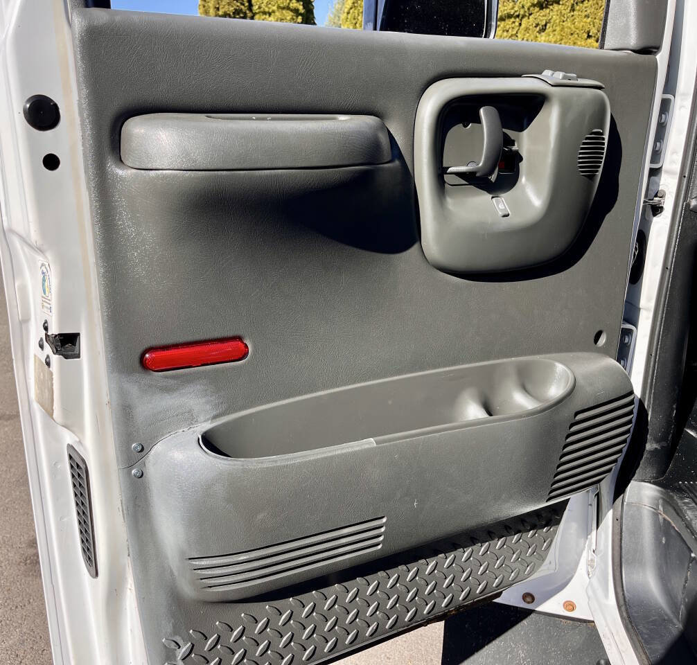 Used 2007 Chevrolet Kodiak C4500 2WD Regular Cab image 18