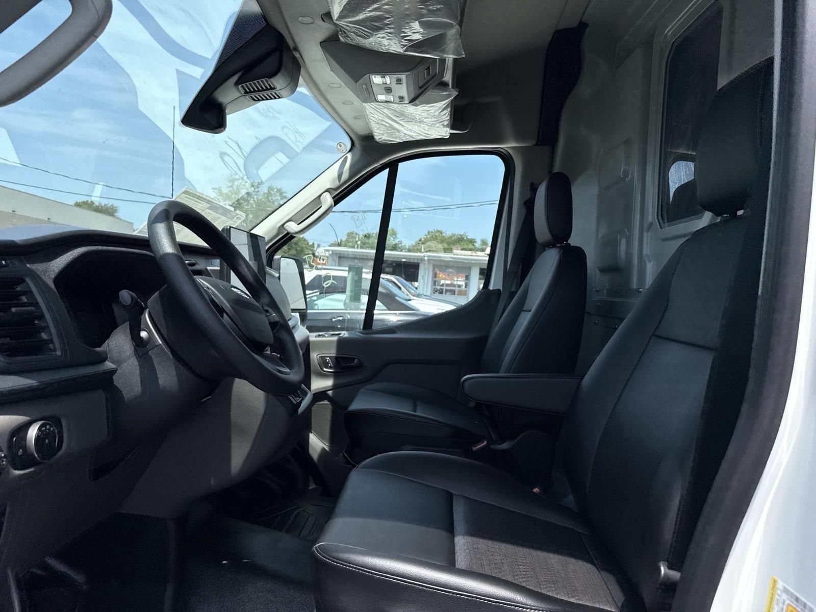 New 2026 Ford Transit 250 148 Medium Roof w/ Load Area Protection Package RWD image 10