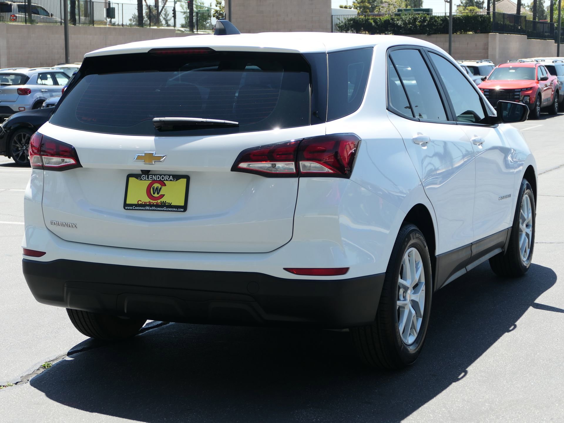 Used 2023 Chevrolet Equinox LS FWD image 3