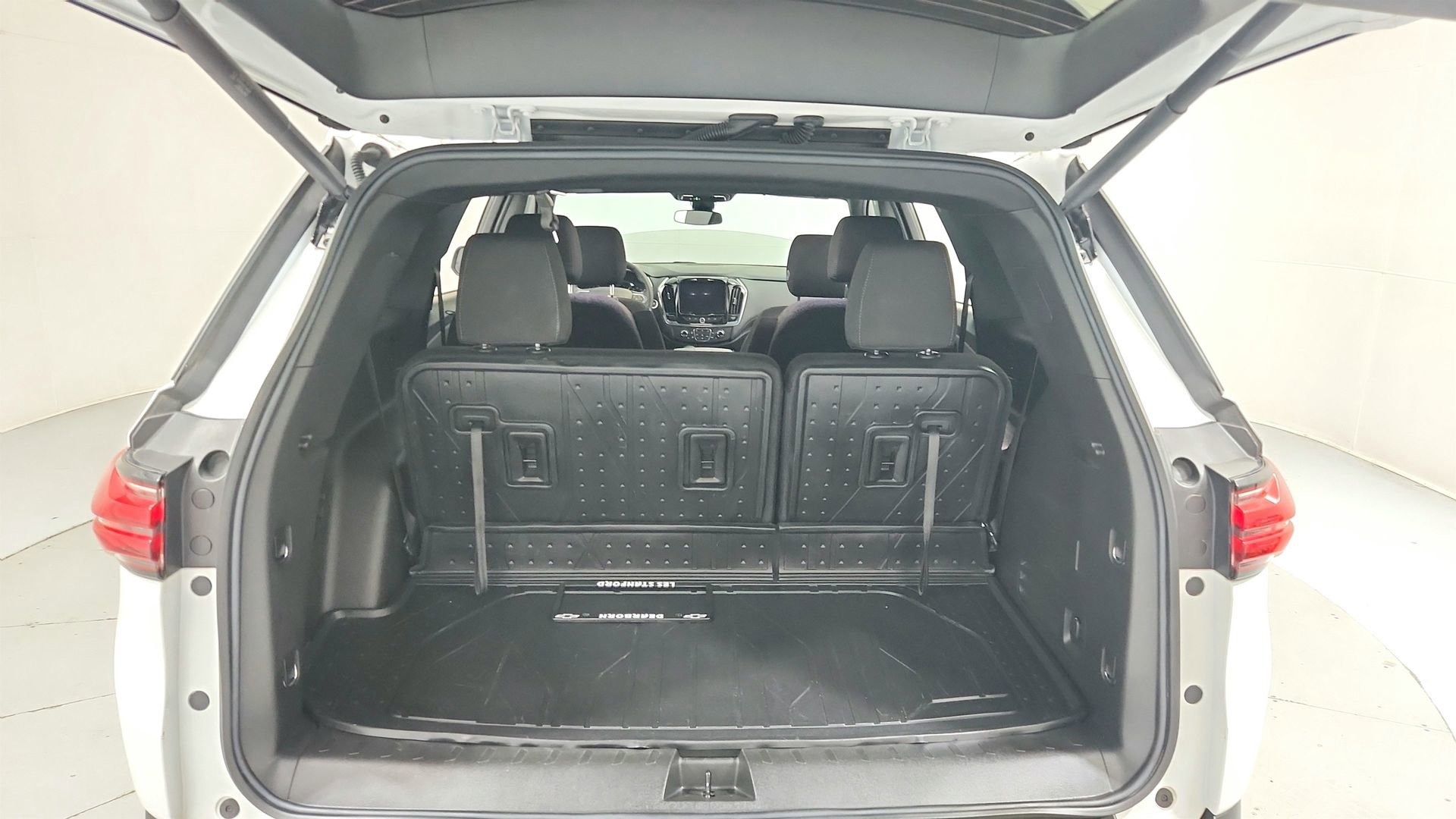 Used 2023 Chevrolet Traverse LT FWD image 25
