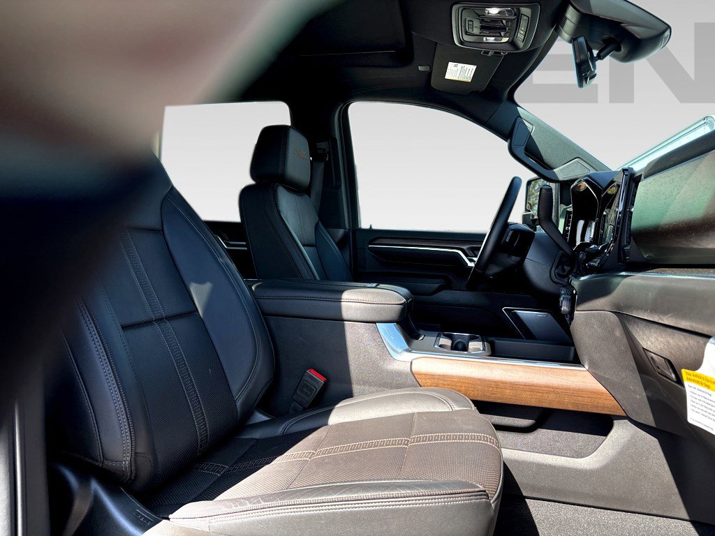 Used 2024 Chevrolet Silverado 2500 High Country w/ Midnight Edition image 15