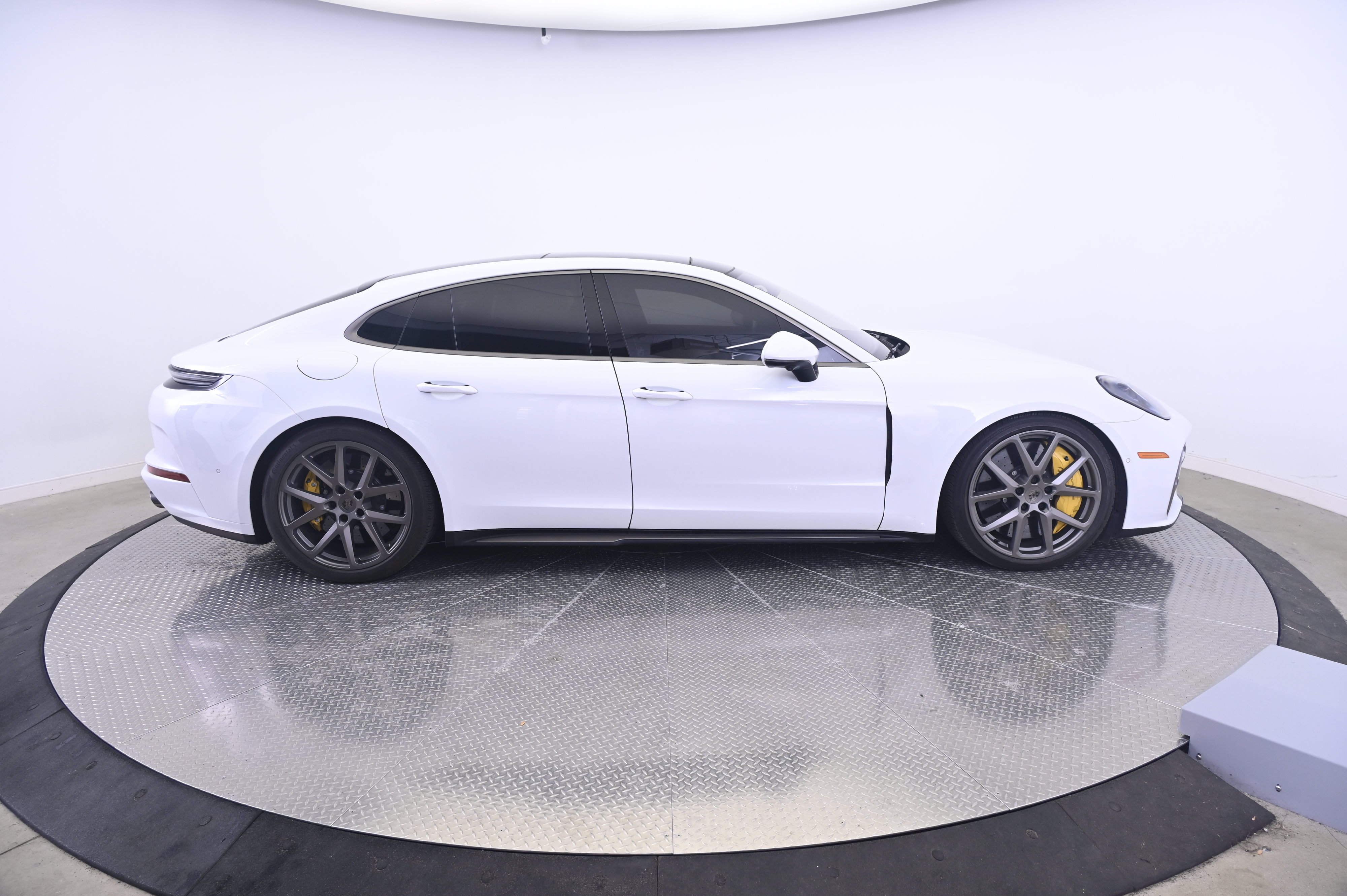 Certified 2026 Porsche Panamera Turbo S AWD/4WD image 8