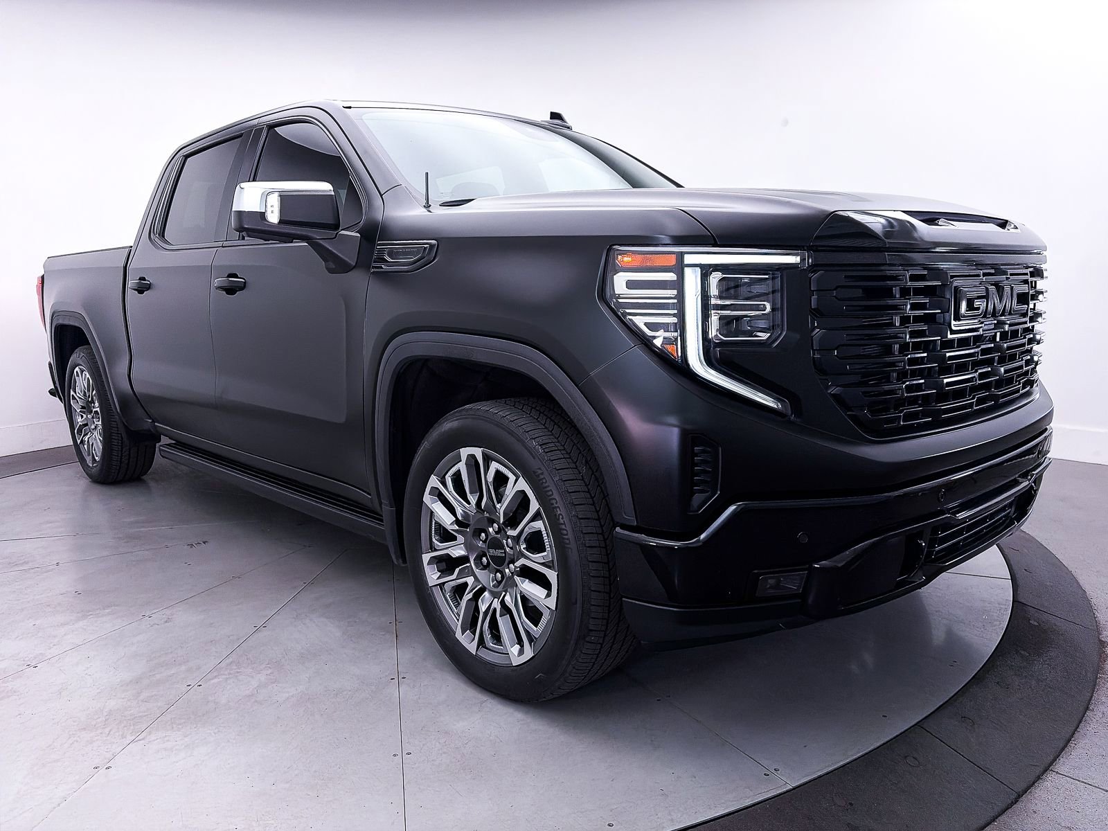 Used 2022 GMC Sierra 1500 Denali w/ Technology Package AWD/4WD image 13