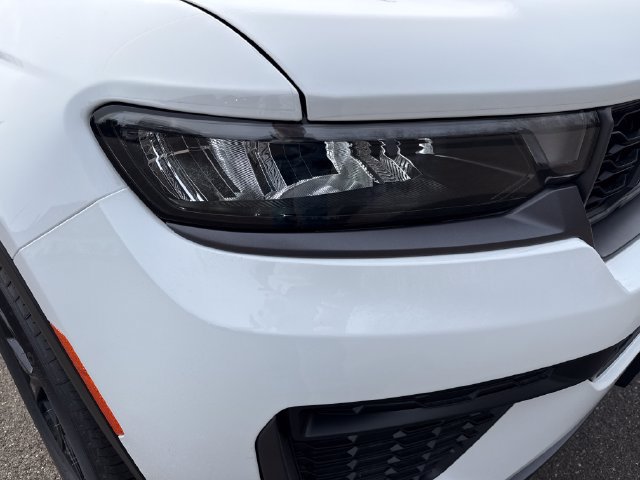 New 2026 Jeep Grand Cherokee Altitude AWD/4WD image 15