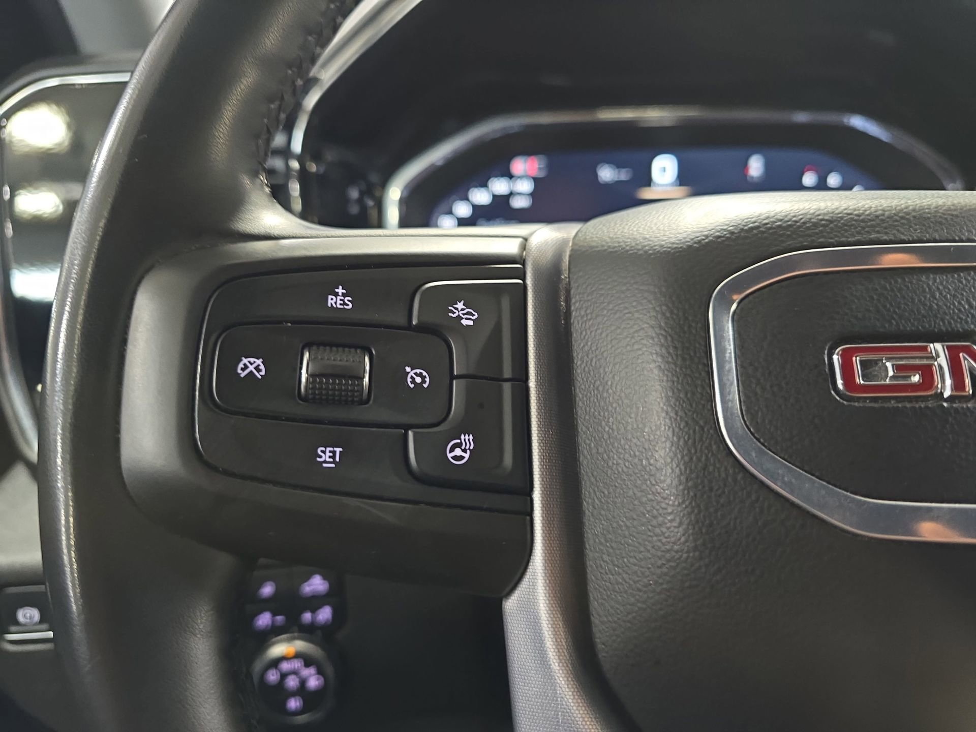 Used 2024 GMC Sierra 1500 SLT AWD/4WD image 17