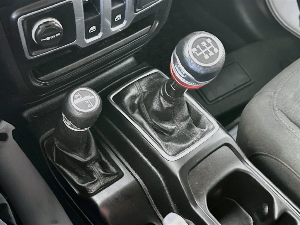 Used 2020 Jeep Wrangler Sport AWD/4WD image 16