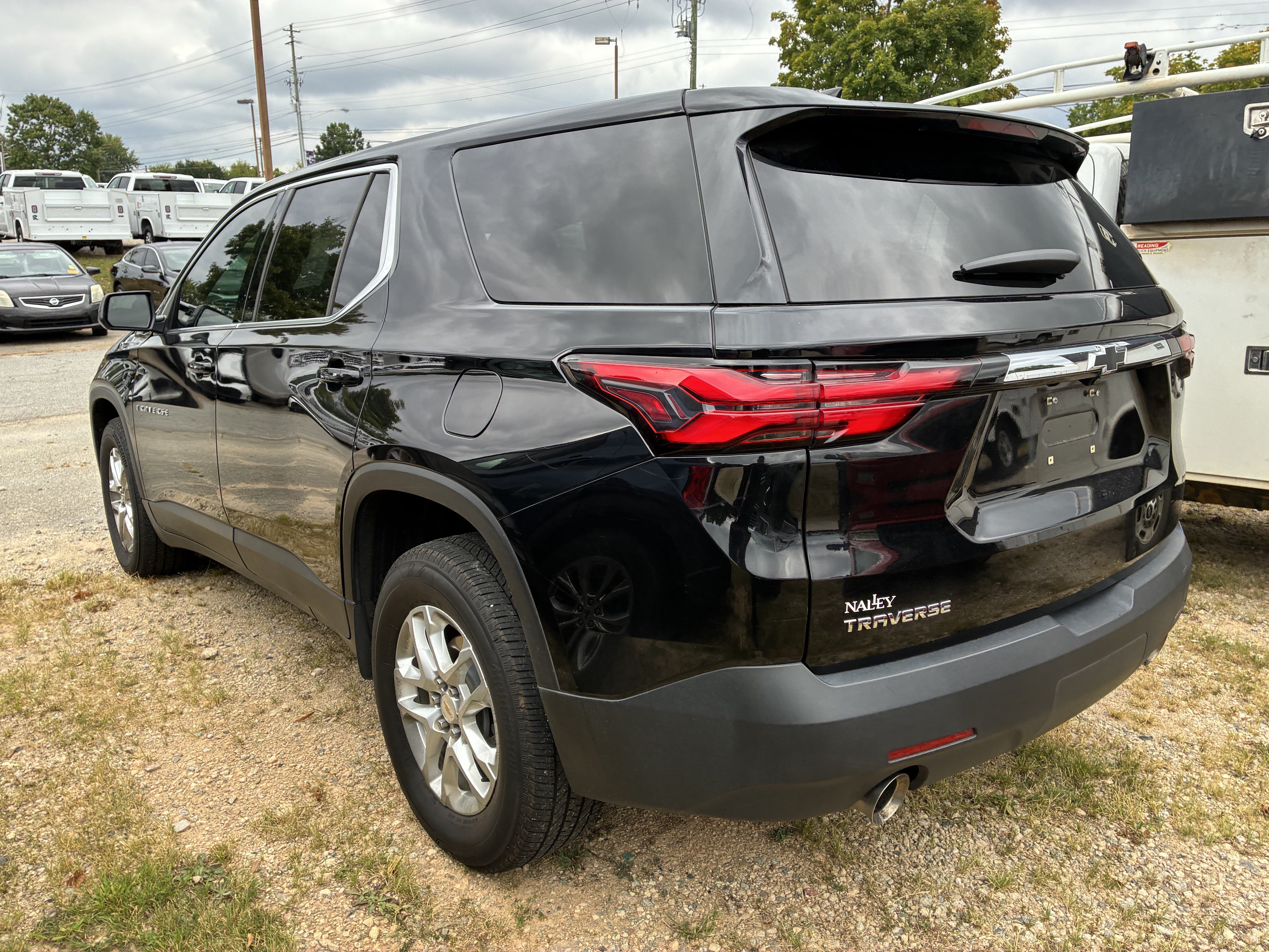 Used 2022 Chevrolet Traverse LS FWD image 6