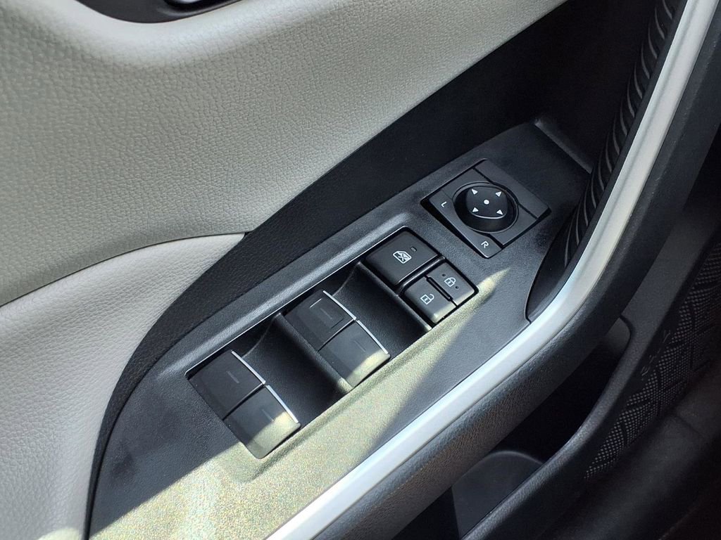 Used 2024 Toyota RAV4 XLE w/ Convenience Package FWD image 20