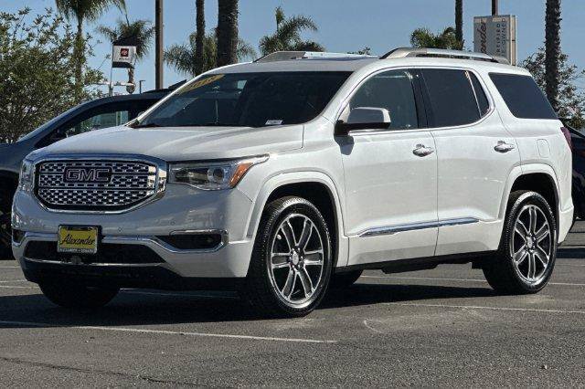 Used 2018 GMC Acadia Denali w/ Technology Package FWD image 8