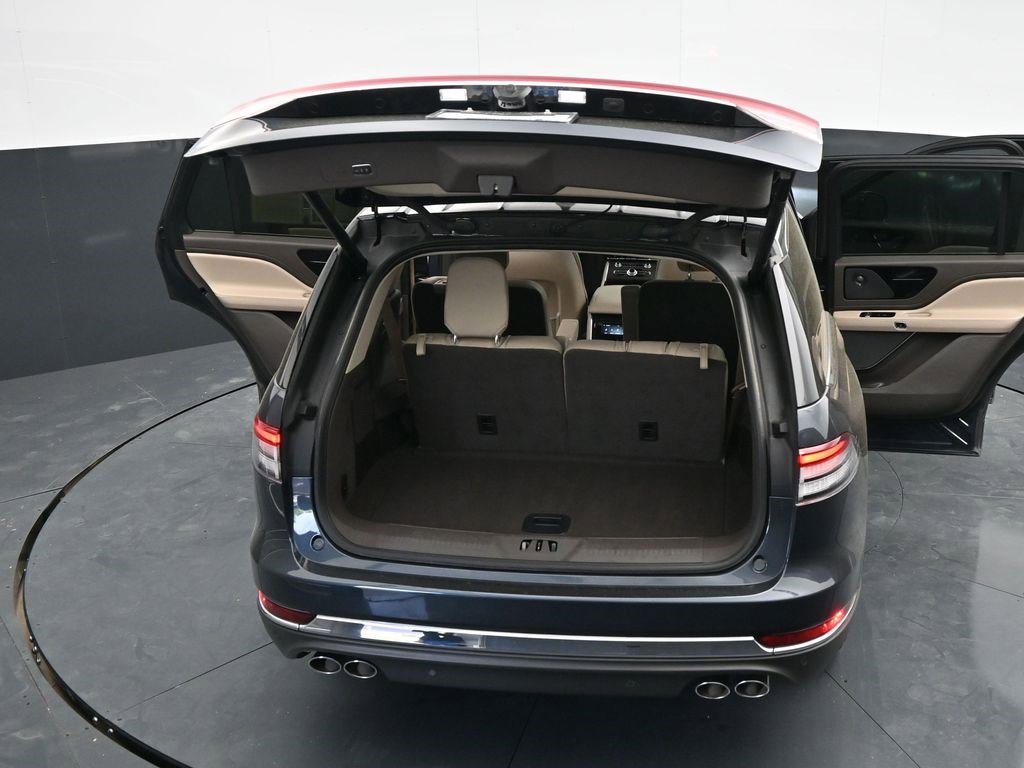 Used 2023 Lincoln Aviator Reserve w/ Equipment Group 201A AWD/4WD image 39