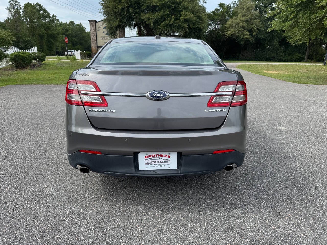 Used 2013 Ford Taurus Limited FWD image 34