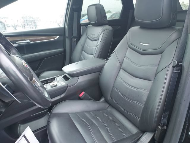 Used 2024 Cadillac XT5 Sportv w/ LPO, Red Accent Package AWD/4WD image 17
