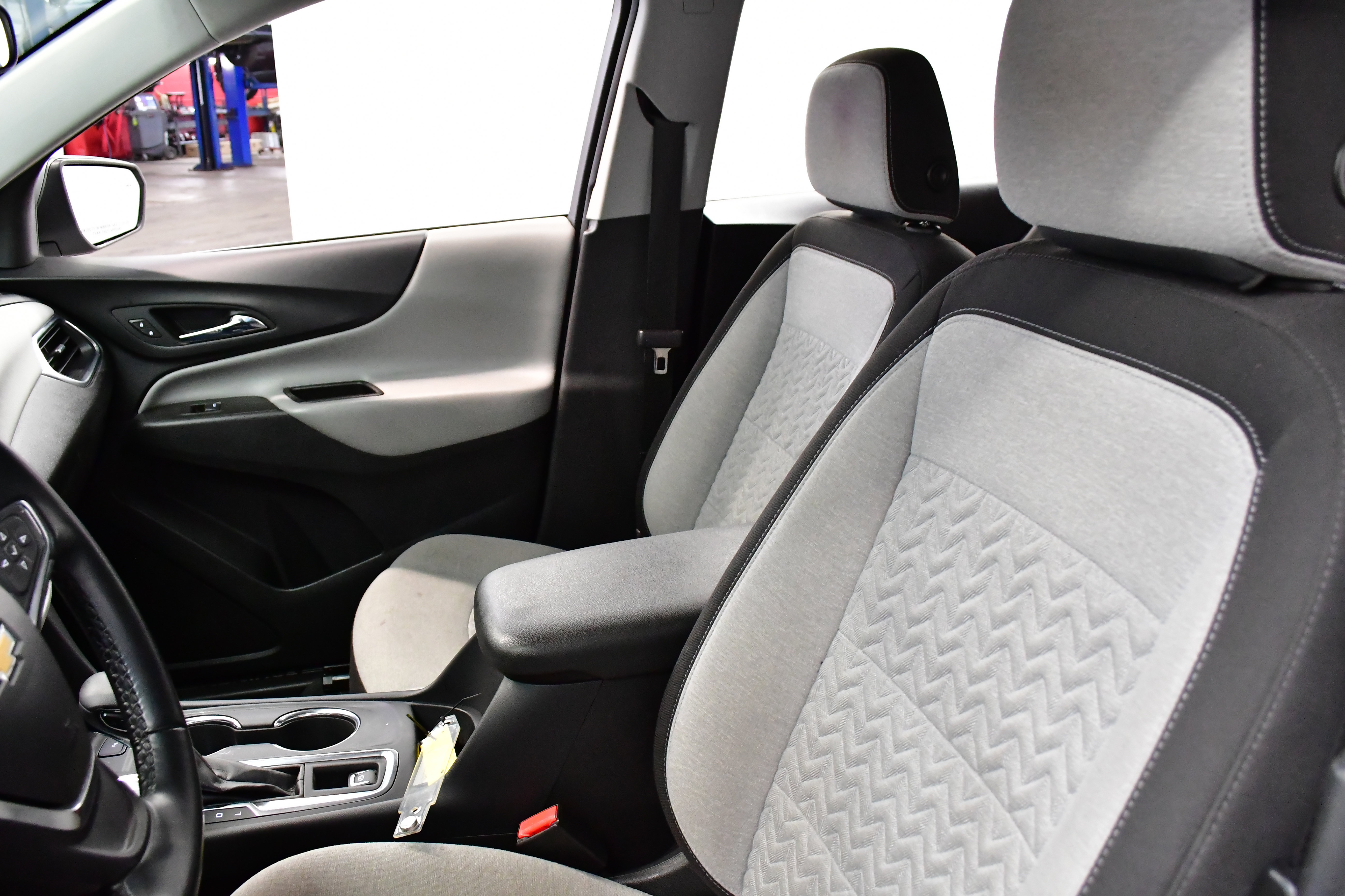 Used 2024 Chevrolet Equinox LT image 9