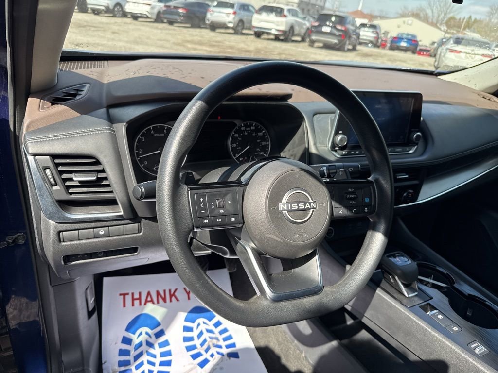 Used 2023 Nissan Rogue SV FWD image 15
