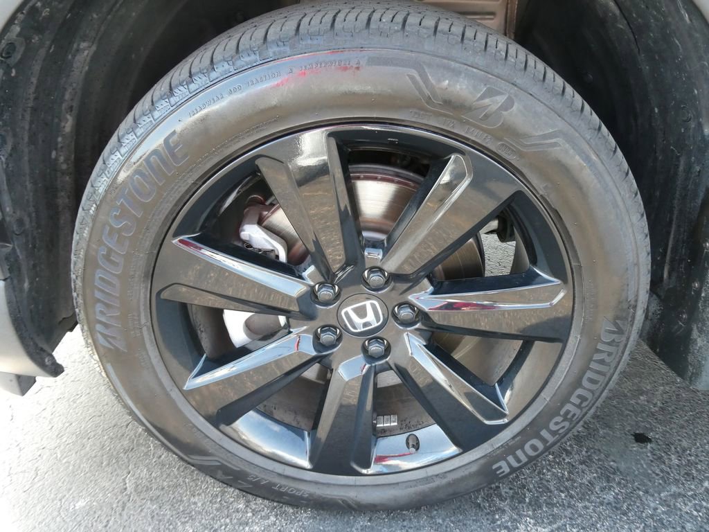 Used 2025 Honda Pilot Black Edition image 11