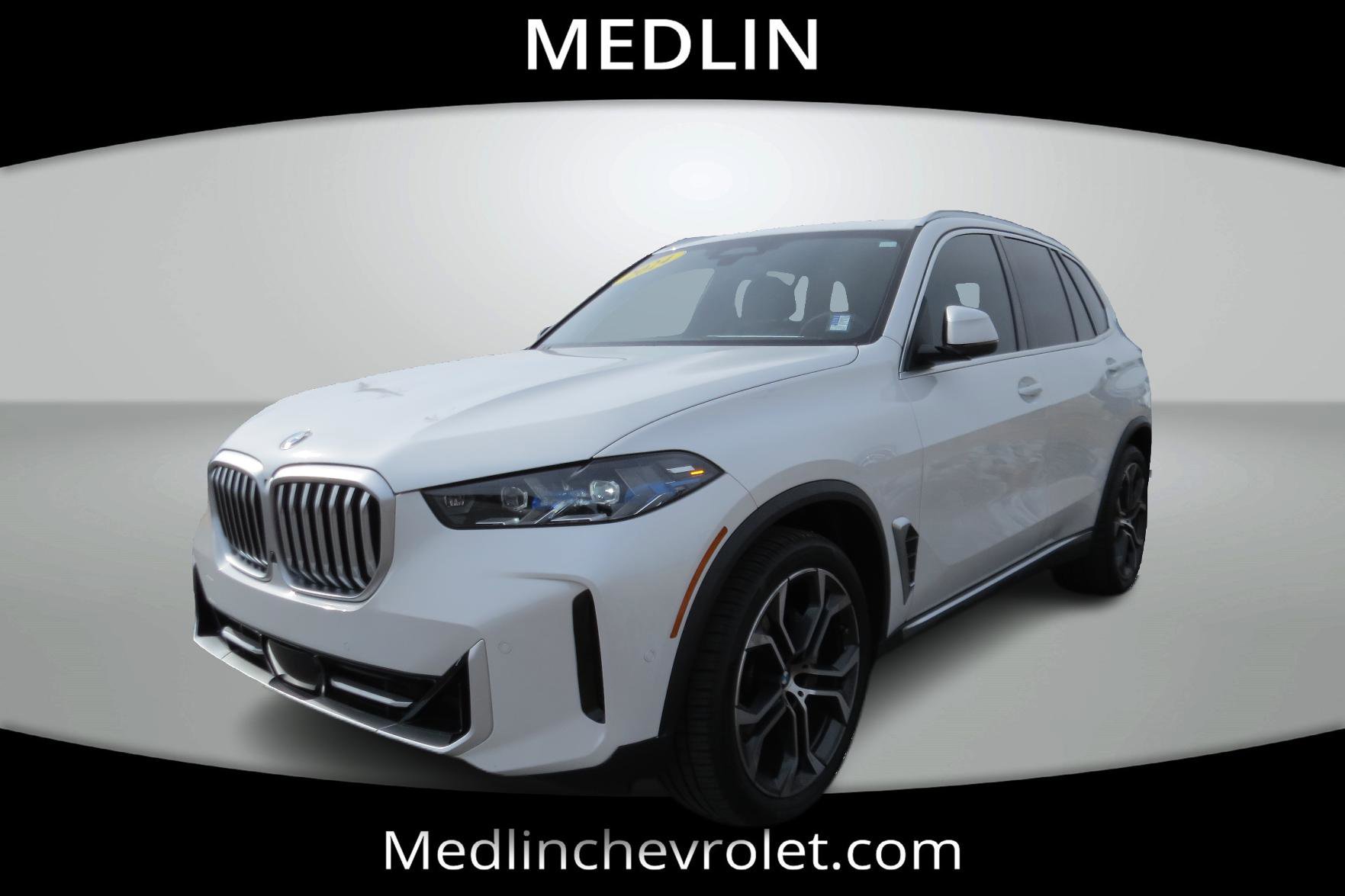 Used 2024 BMW X5 xDrive40i w/ Premium Package image 4