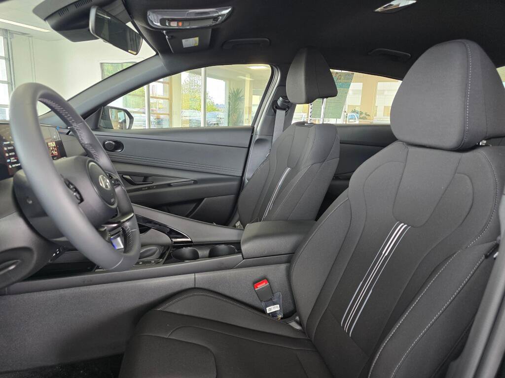 New 2026 Hyundai Elantra SEL FWD image 14