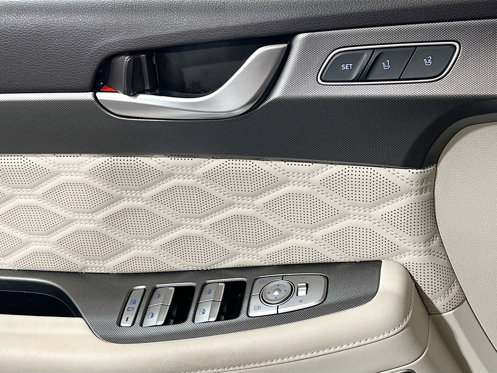 Used 2020 Hyundai Palisade Limited image 14