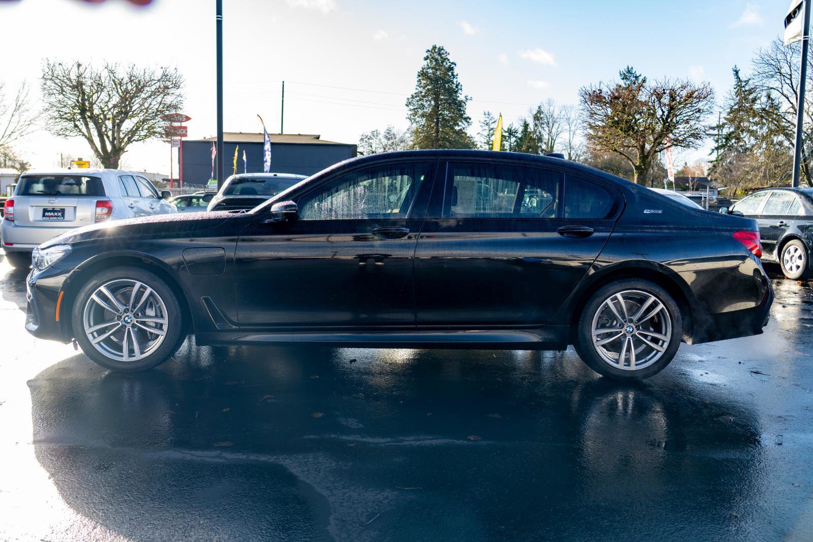 Used 2017 BMW 740e xDrive w/ Executive Package AWD/4WD image 12