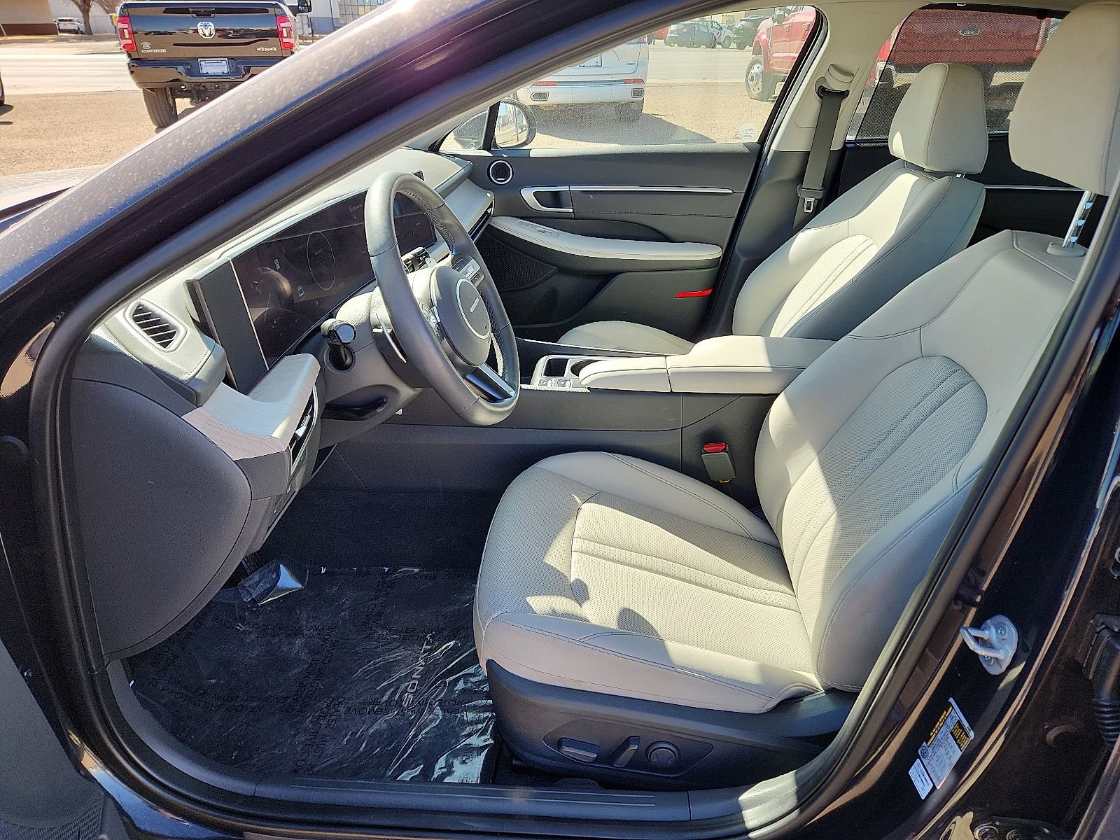 Used 2025 Hyundai Sonata Limited image 11