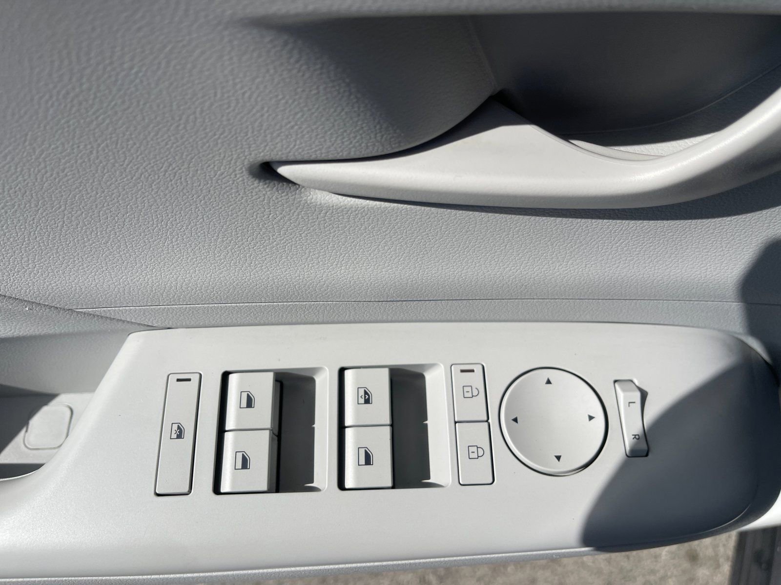 Used 2025 Hyundai Kona SEL image 13