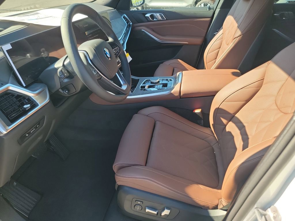 New 2026 BMW X5 xDrive50e w/ Parking Assistance Package image 7