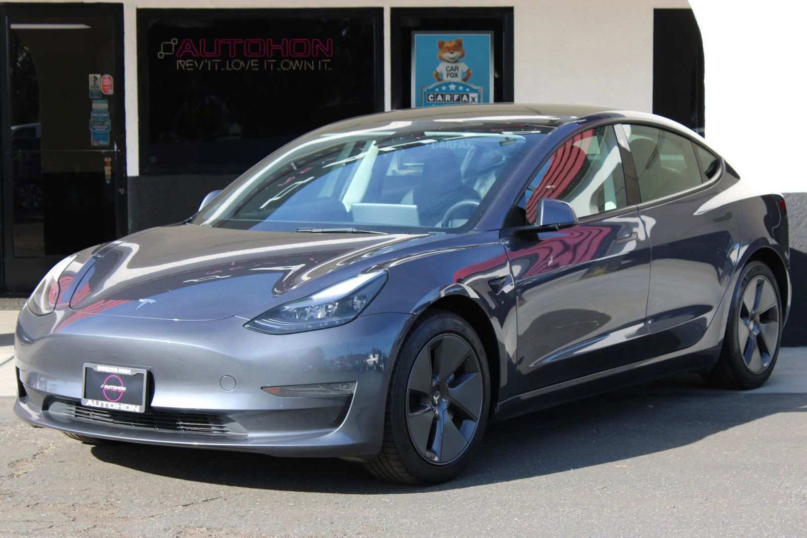 Used 2023 Tesla Model 3 Standard Range image 1
