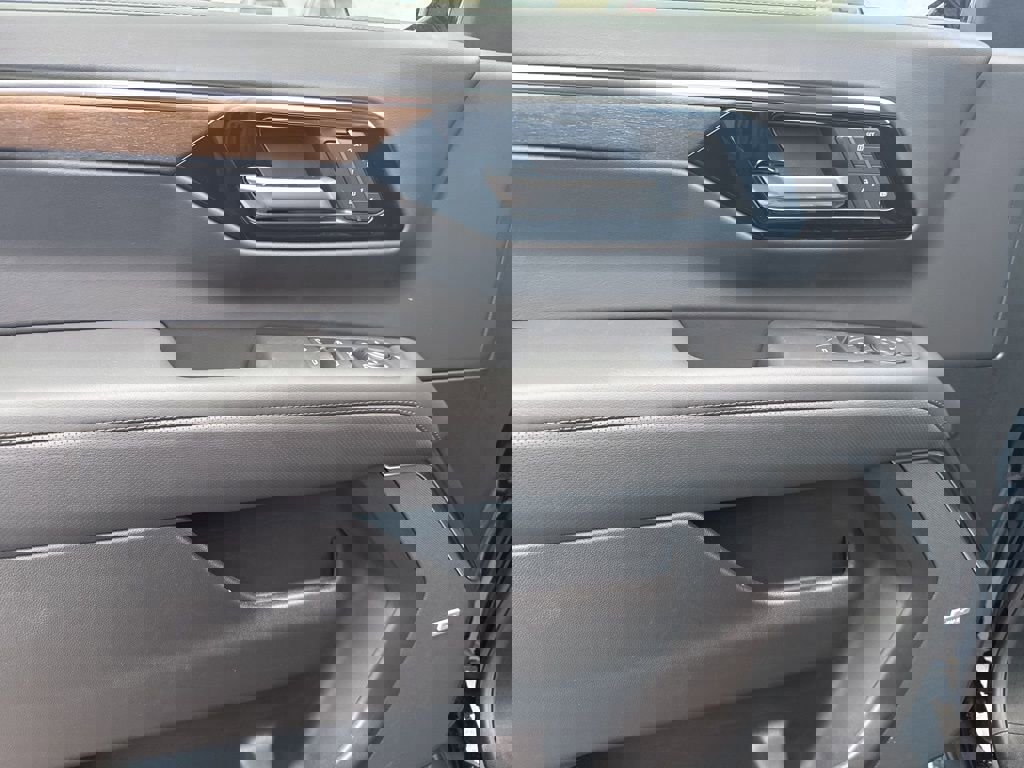 New 2026 Chevrolet Suburban High Country w/ Sun And Tow Package image 16