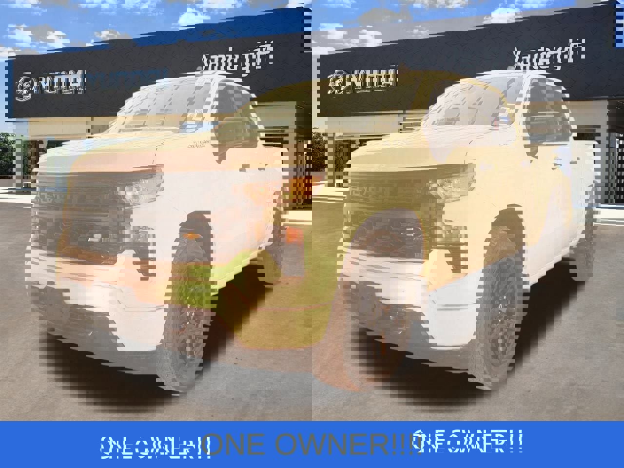 Used 2023 Chevrolet Silverado 1500 Custom image 1